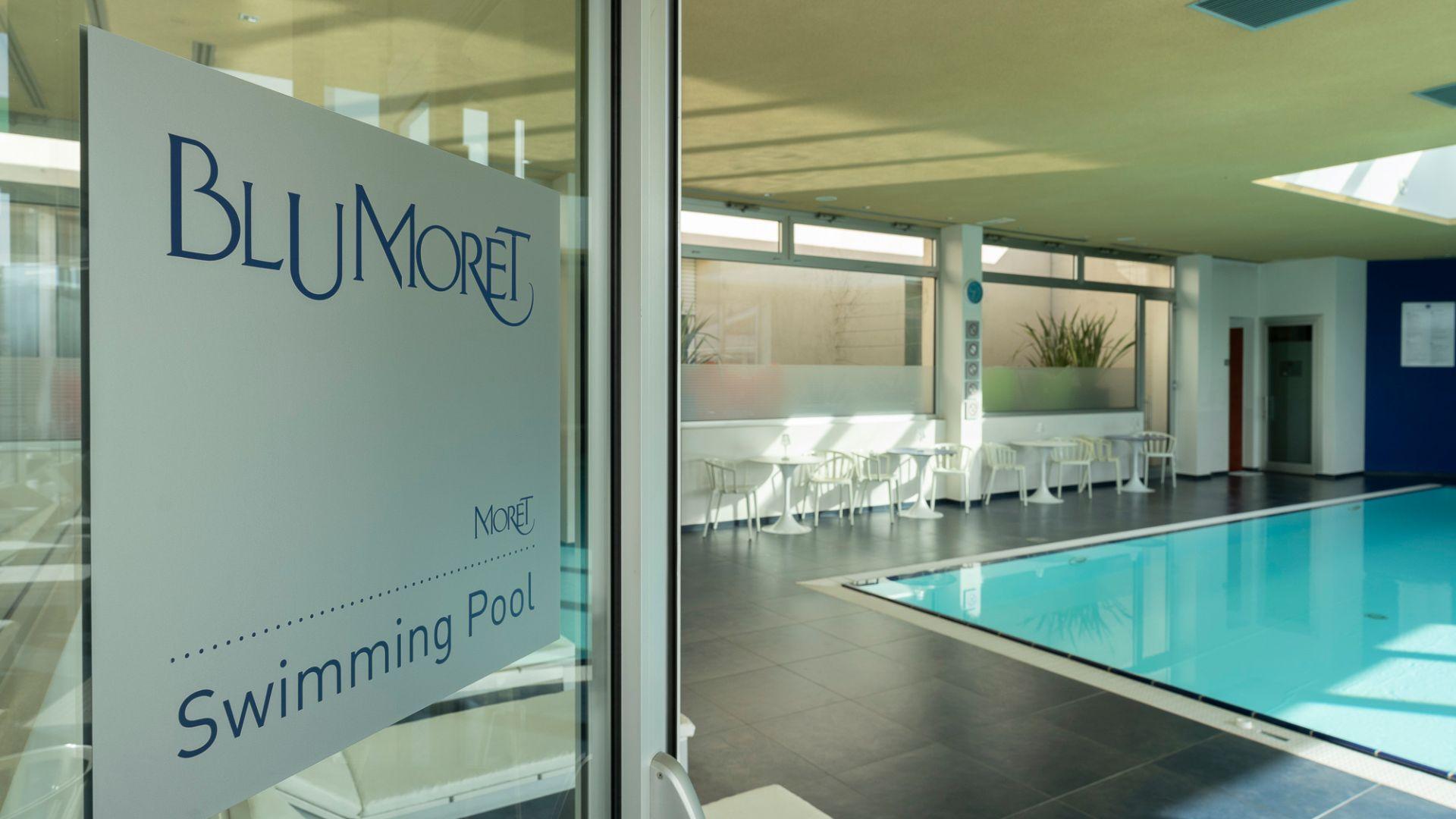 Piscina riscaldata con ambiente wellness