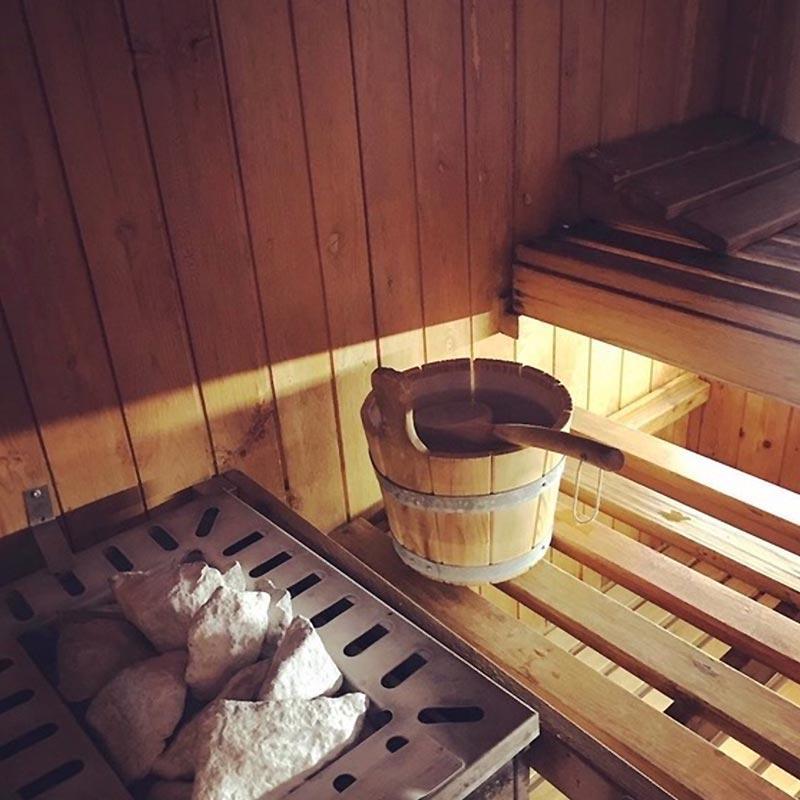 Zona relax con lettini