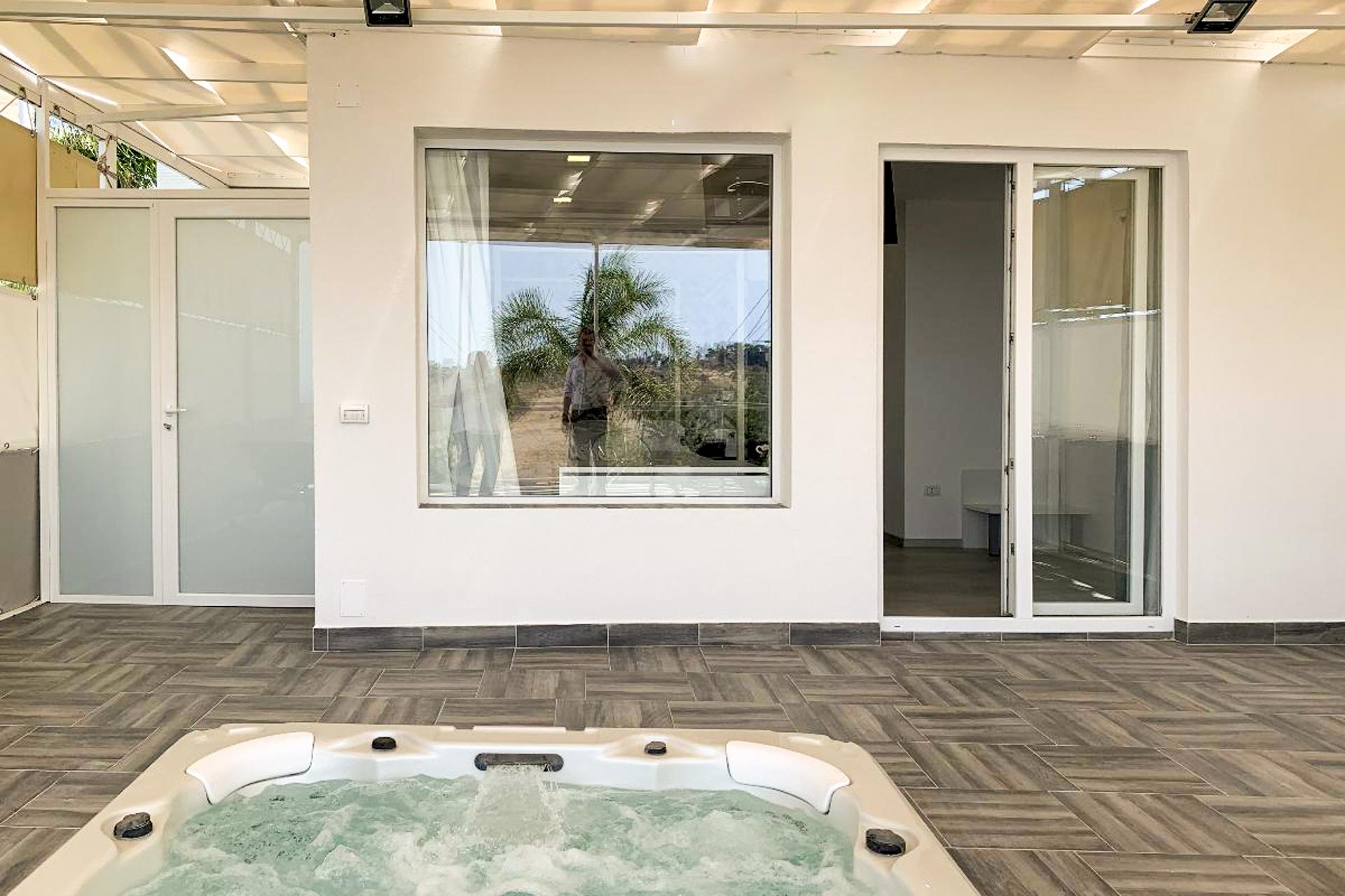 Queen Spa Panoramic con vasca idromassaggio e terrazza panoramica