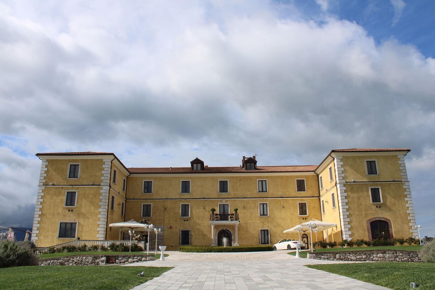 Zona esterna e piscina