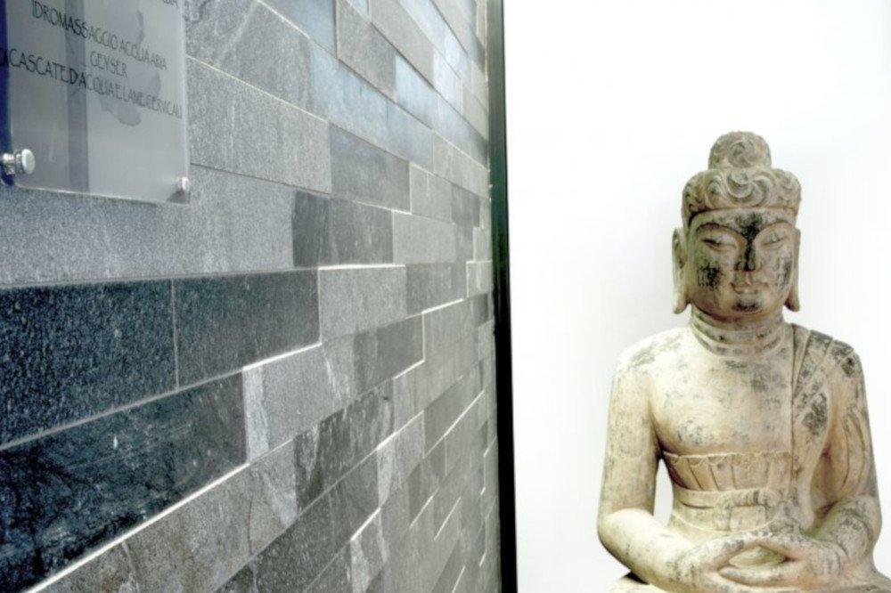 Dettaglio dell'esterno della piscina Fondo Brugarolo spa