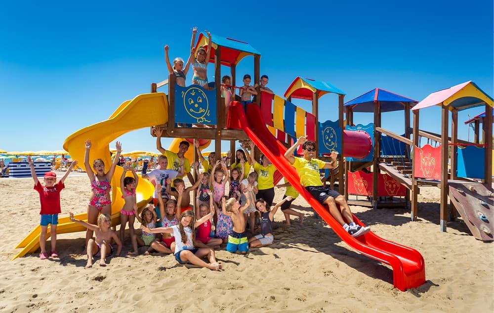 Area giochi con minigolf per bambini