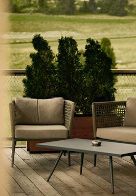 Esterno hotel nel paesaggio dolomitico