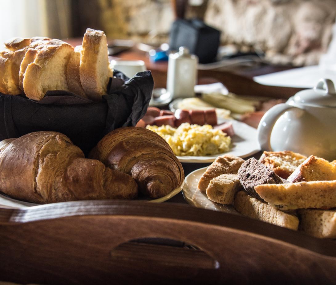 Colazione con prodotti biologici locali
