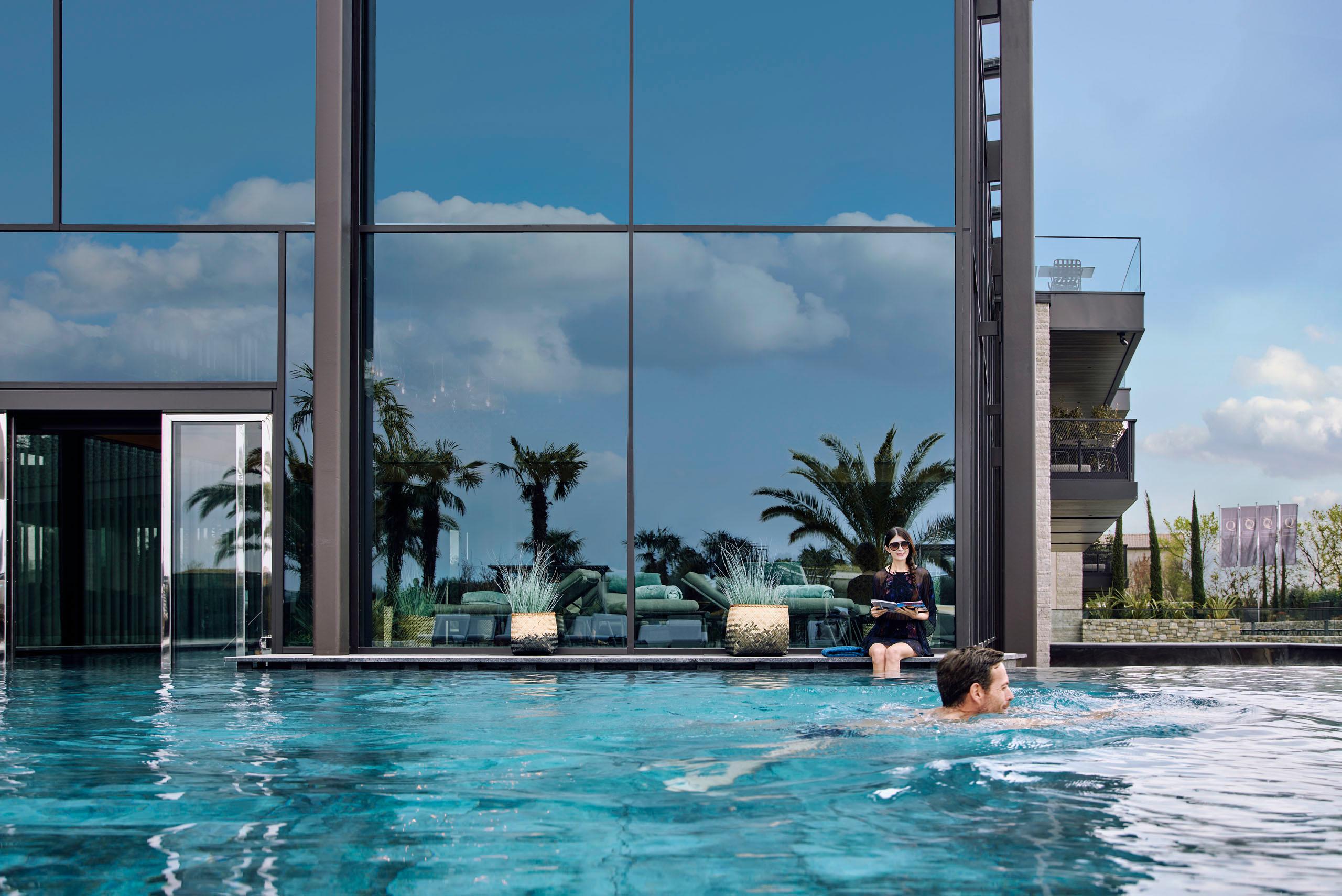 Piscina esterna da 25 metri con collegamento interno automatico