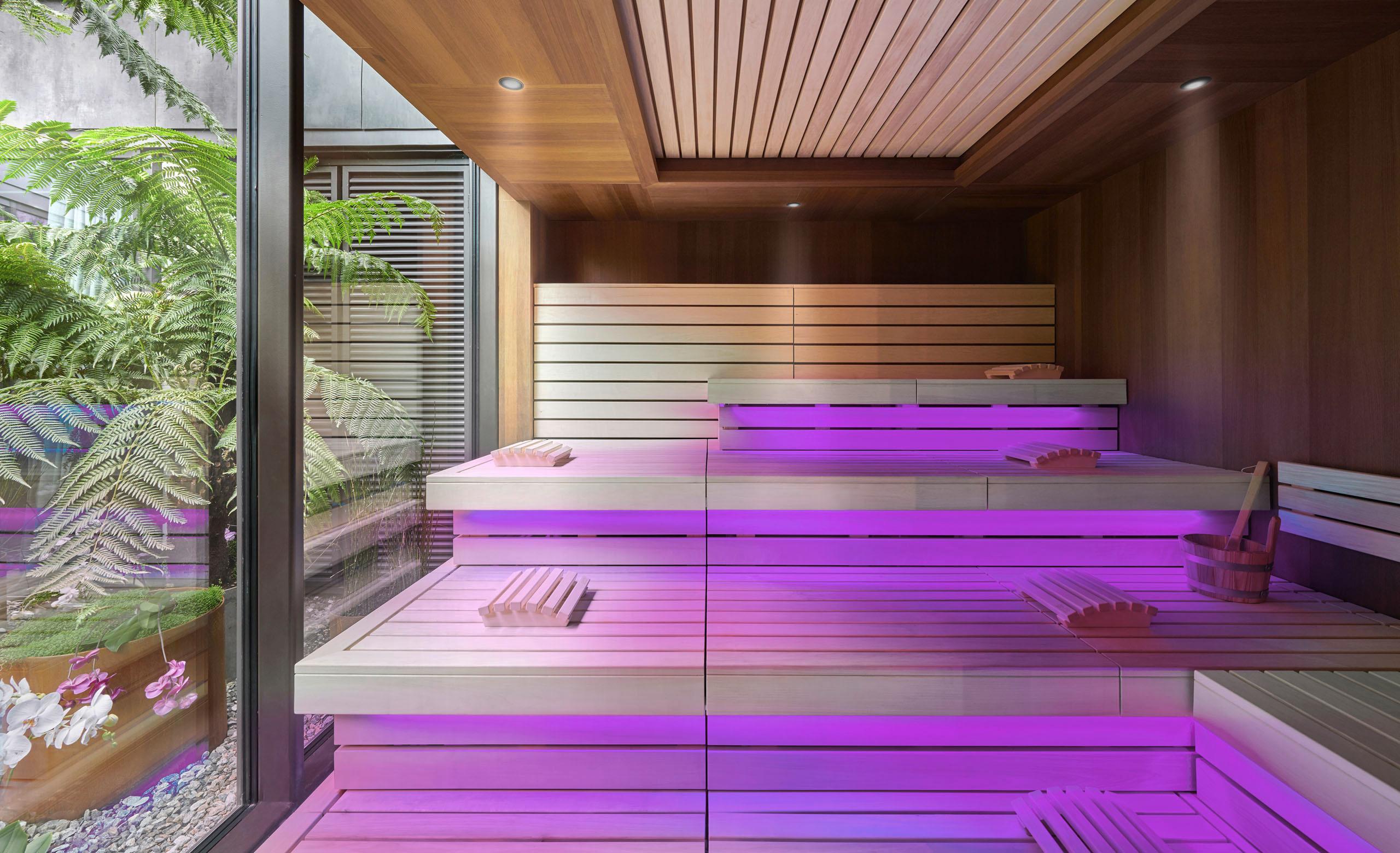 Sauna finlandese in area famiglia con vedute esterne