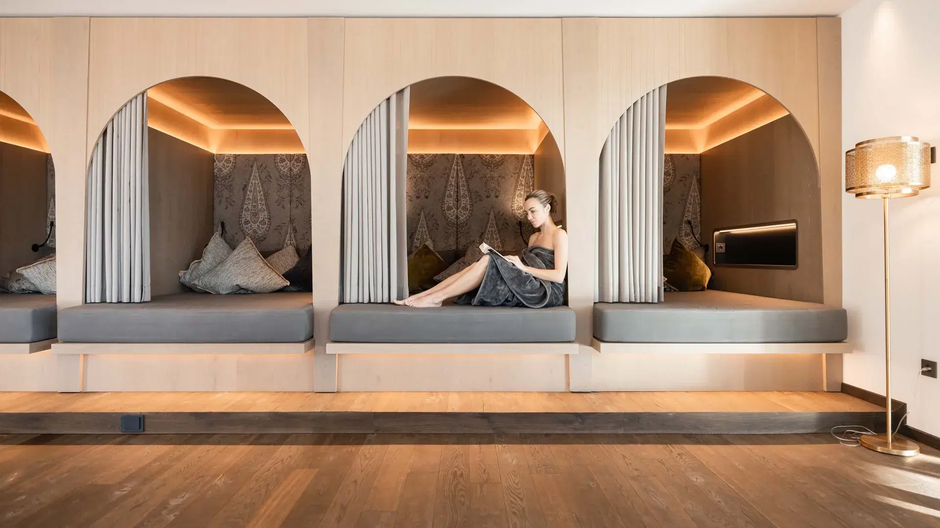 Piscina coperta e zona spa