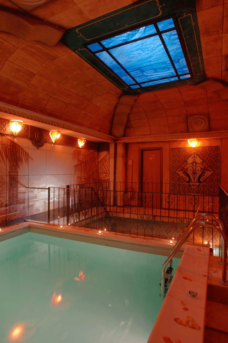 Area benessere e piscina