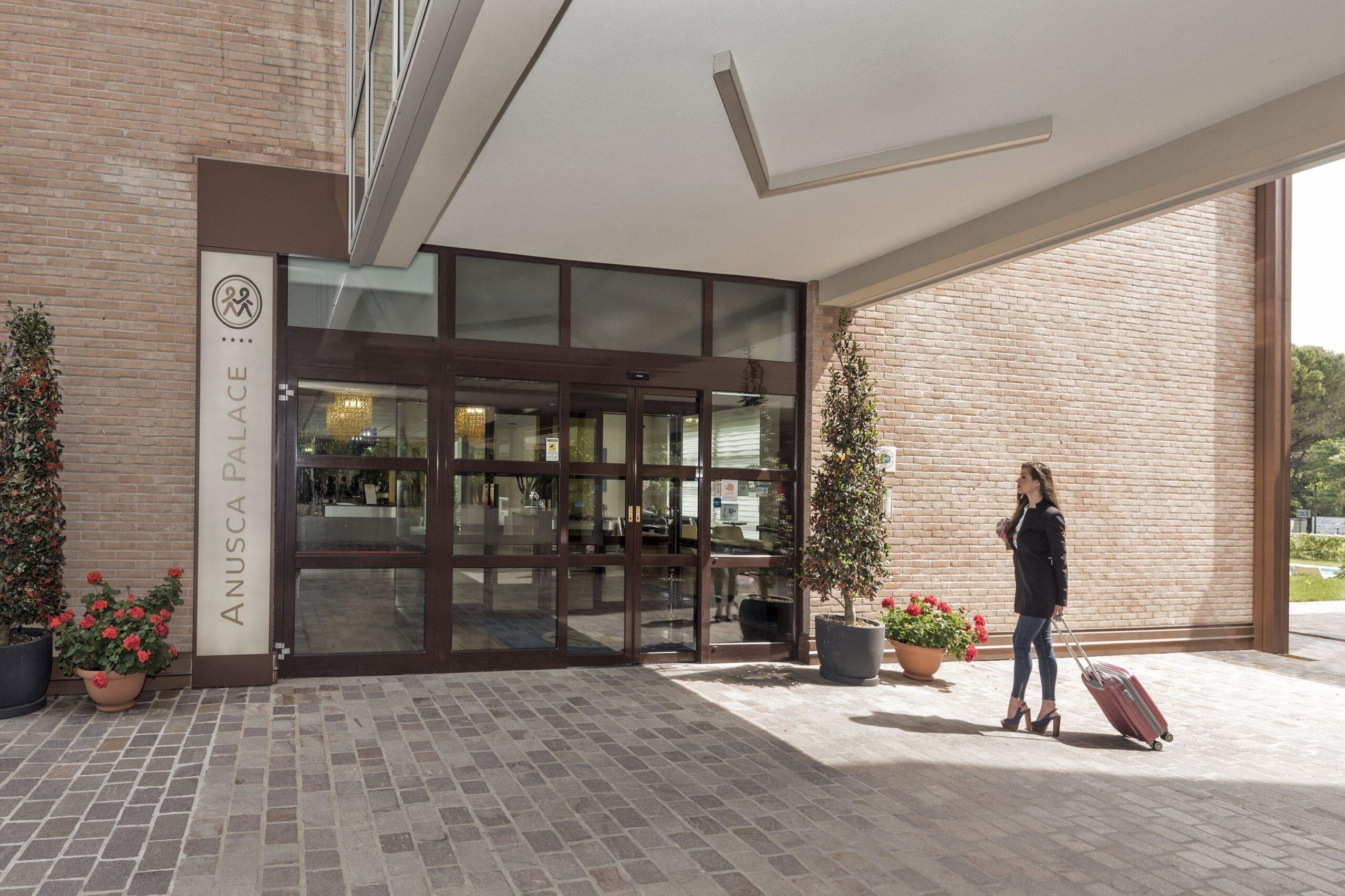 Ingresso principale delle Terme di Castel San Pietro
