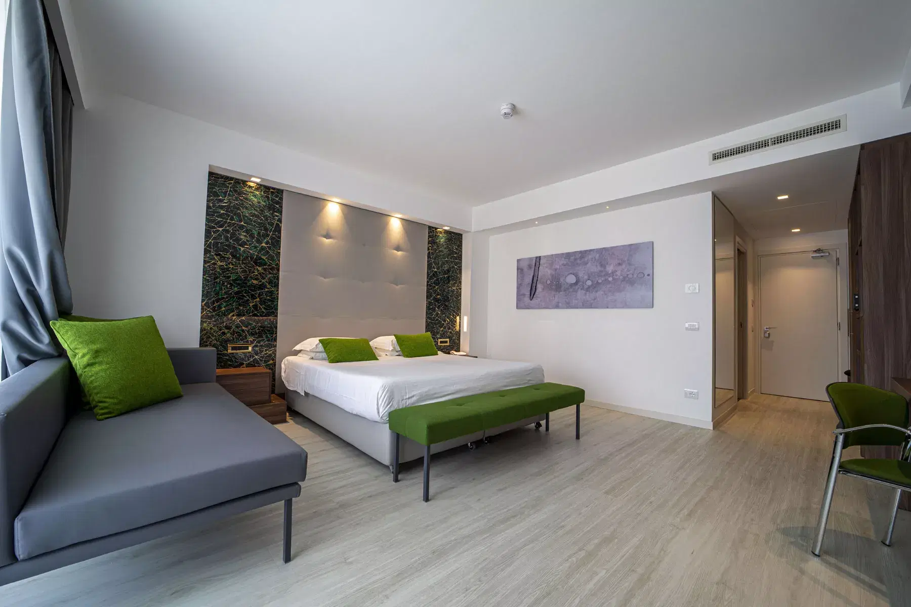 Camera Elegance con stile moderno