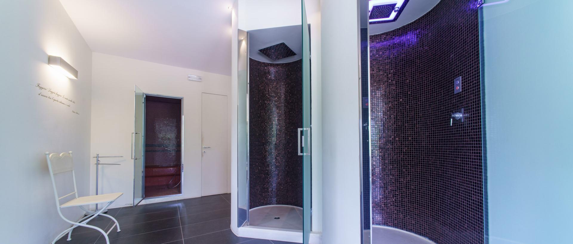 Centro benessere Brezza Marina con vetrate luminose