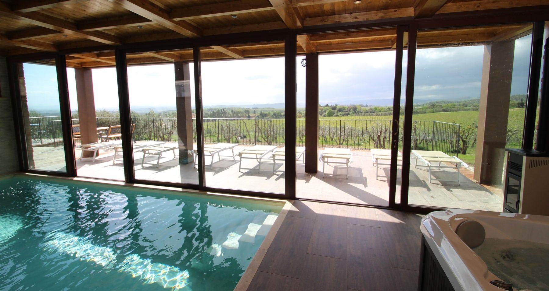 Area relax SPA con piscina a sfioro e jacuzzi