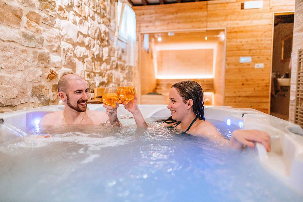 La Grotta con sauna finlandese e doccia sensoriale