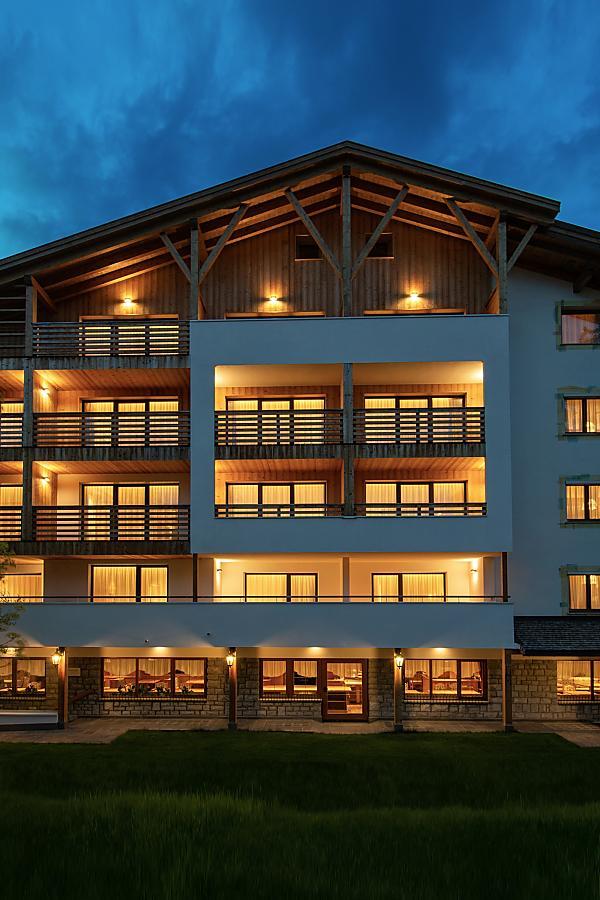 Hotel Villa Eden di sera