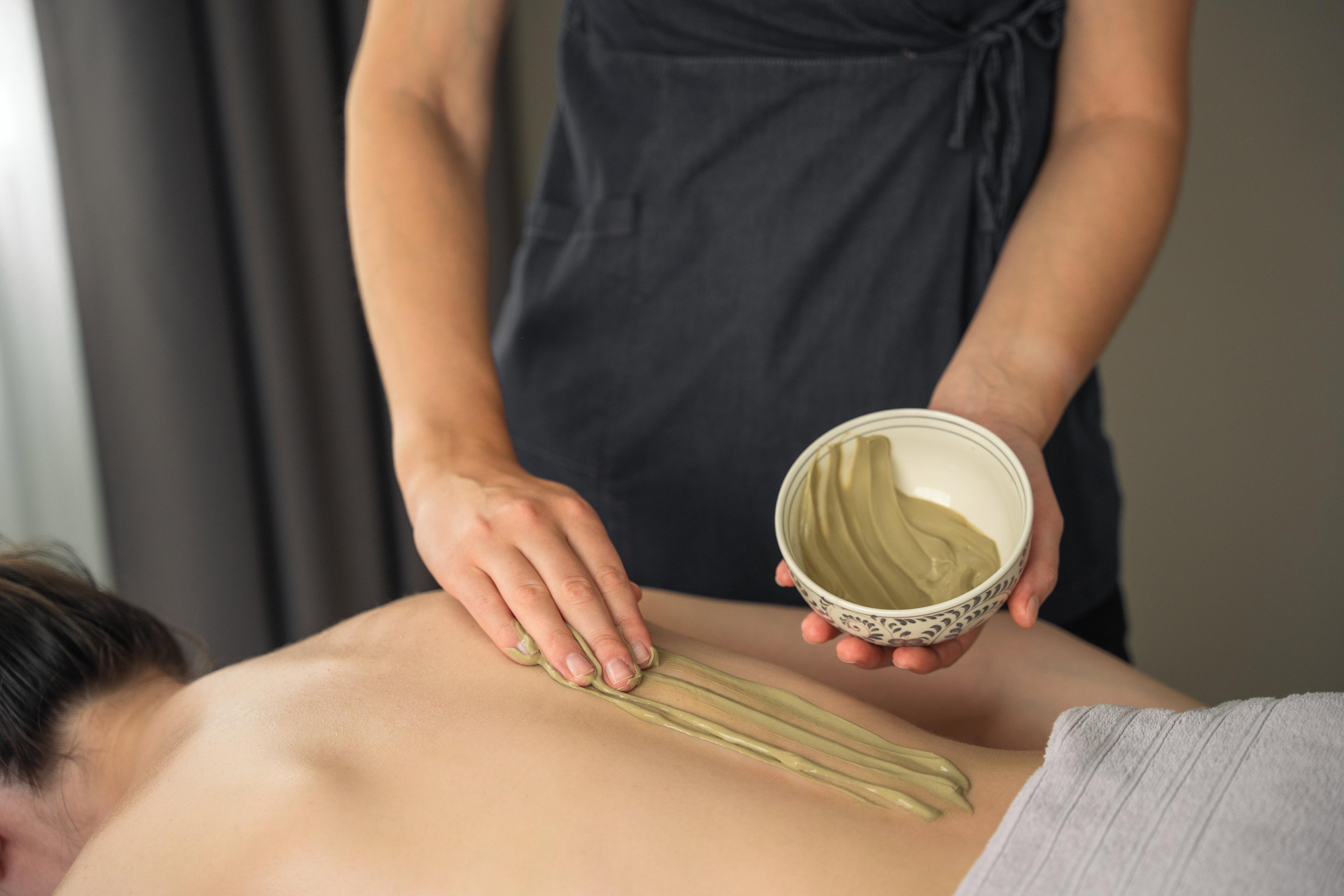 Area del parco con giardino e zone relax